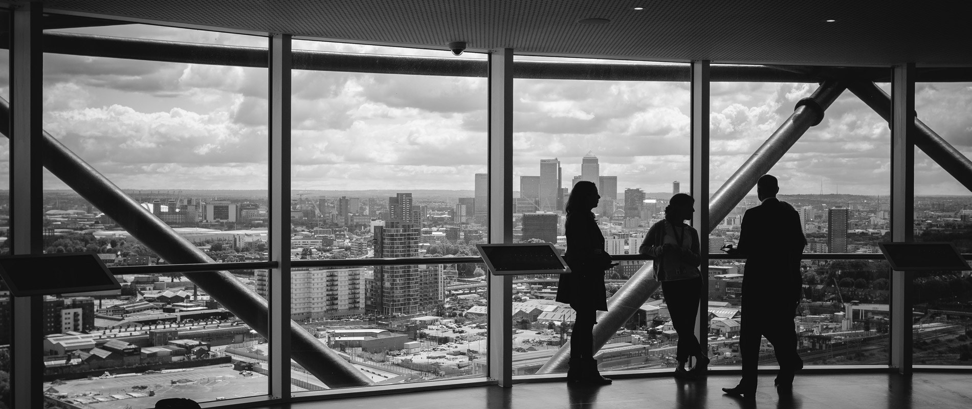 在线轰炸机电话软件